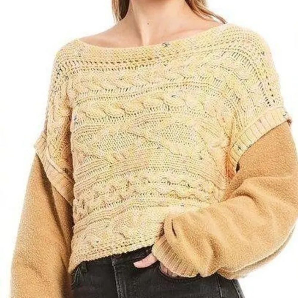 NWOT Free People yellow fluffy cable-knit‎ sweater